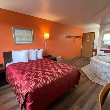 Reliance Inn Wausau Bagian luar foto