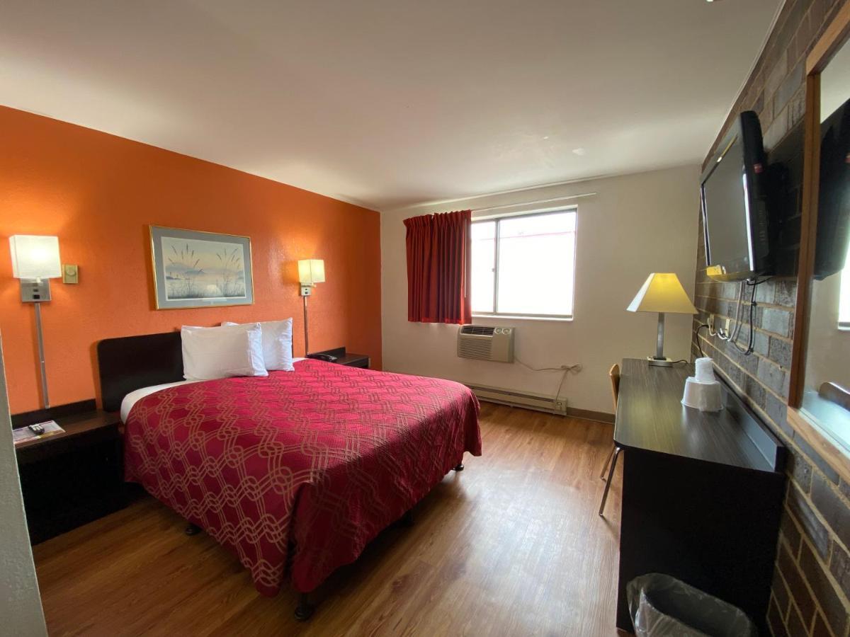 Reliance Inn Wausau Bagian luar foto
