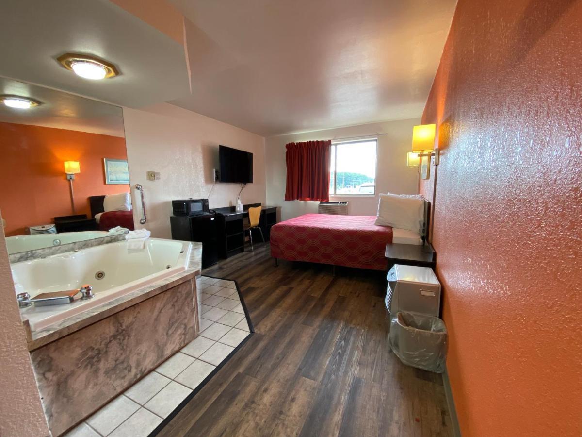 Reliance Inn Wausau Bagian luar foto