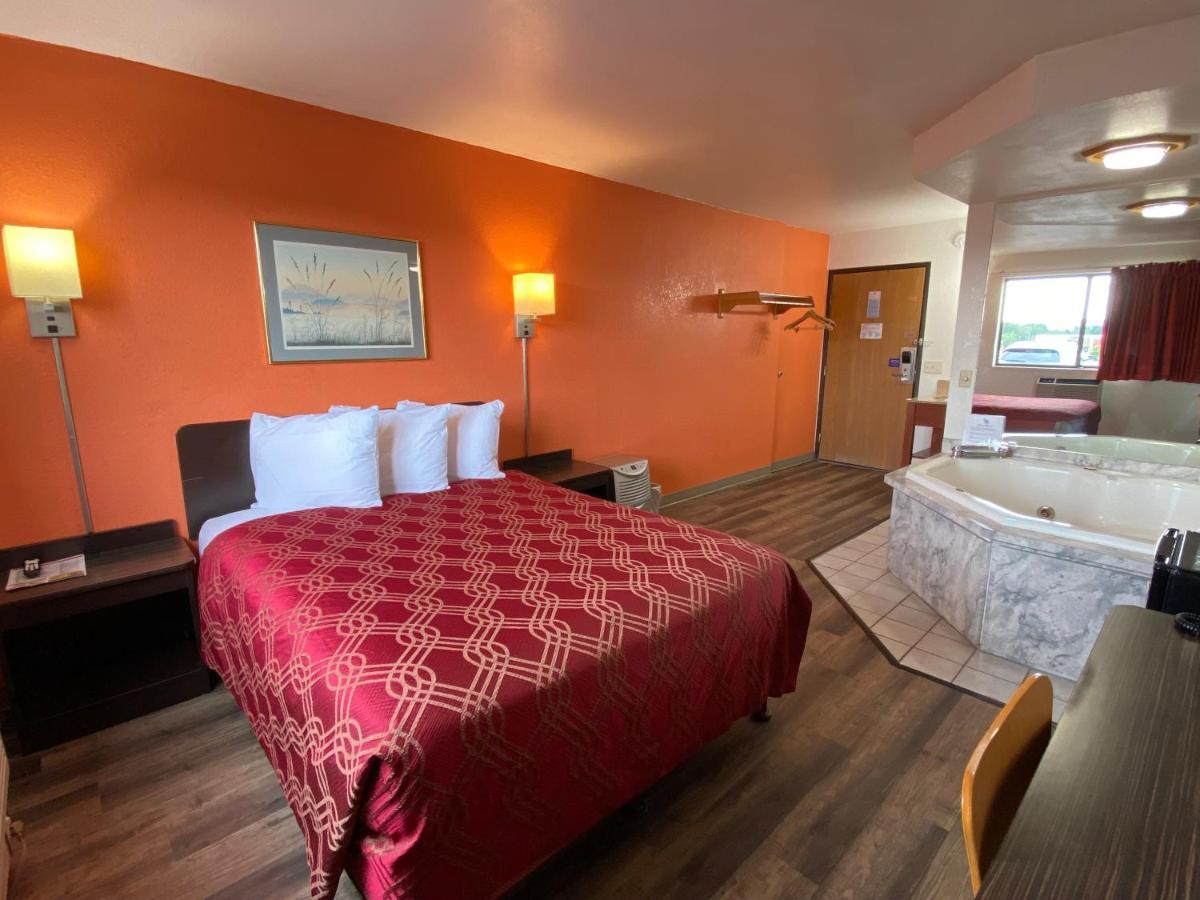 Reliance Inn Wausau Bagian luar foto