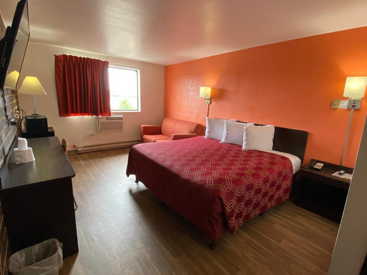 Reliance Inn Wausau Bagian luar foto