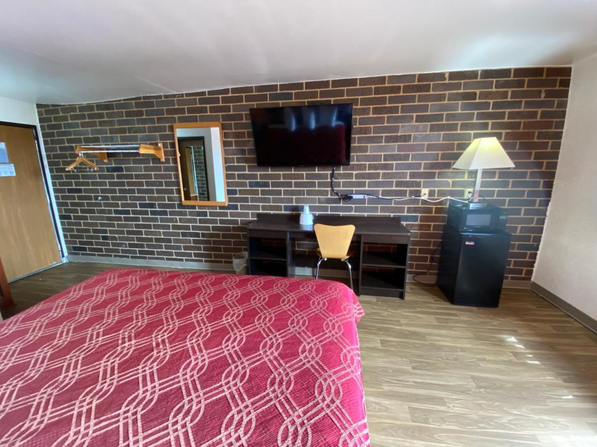 Reliance Inn Wausau Bagian luar foto