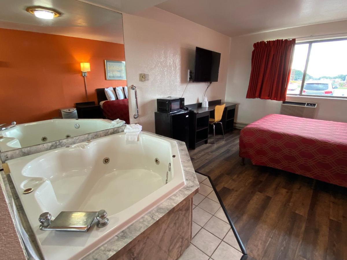 Reliance Inn Wausau Bagian luar foto