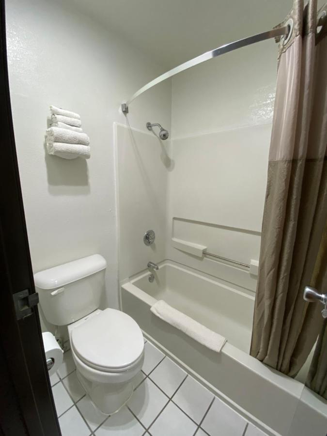 Reliance Inn Wausau Bagian luar foto