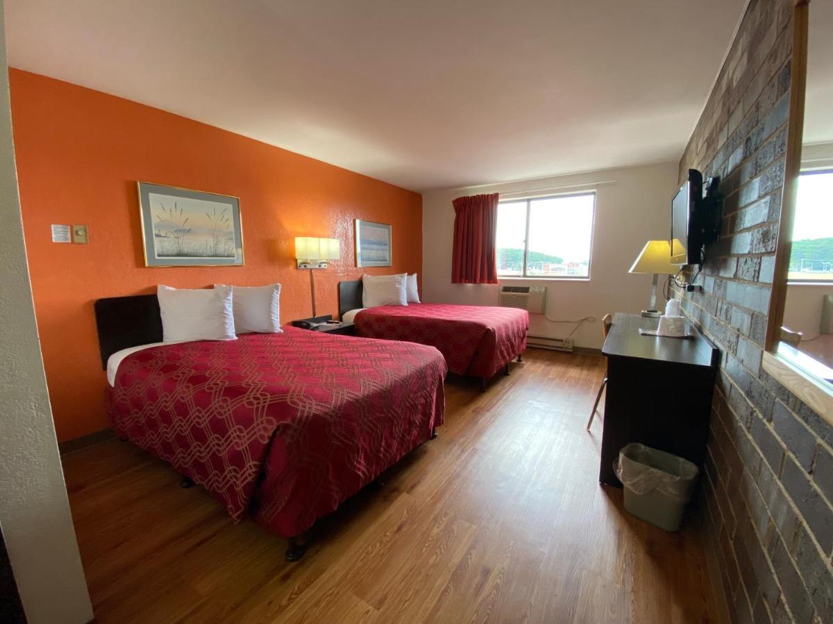 Reliance Inn Wausau Bagian luar foto
